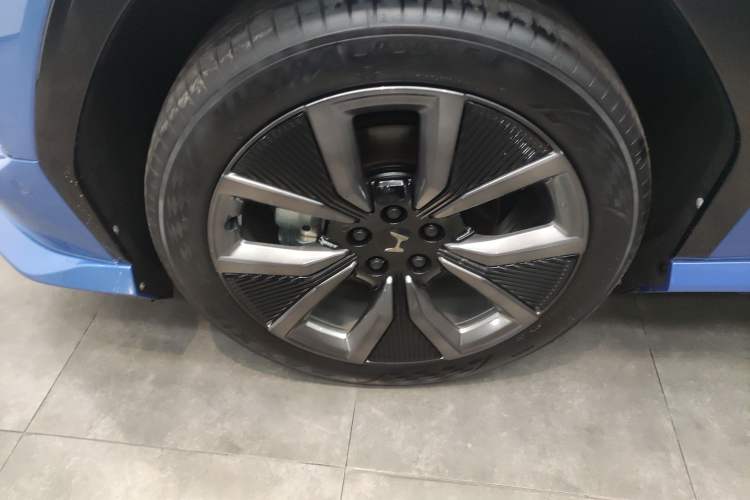Used Honda S7 2025 Navigator Edition Left Front Wheel Hub