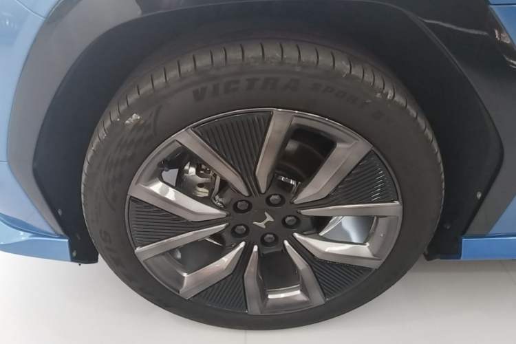 Used Honda S7 2025 Navigator Edition Left Front Wheel Hub