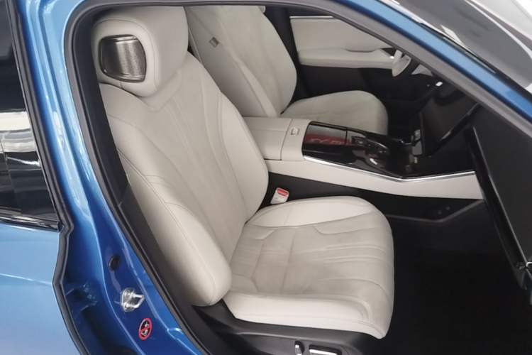 Used Honda S7 2025 Navigator Edition Right Front Seat