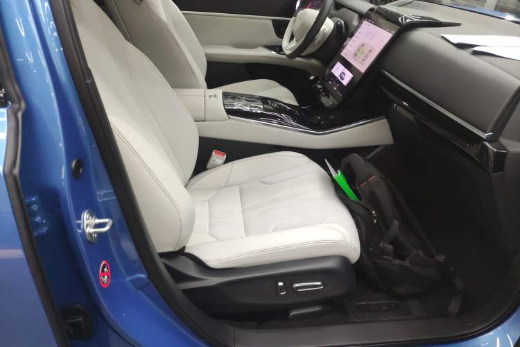 Used Honda S7 2025 Navigator Edition Right Front Seat