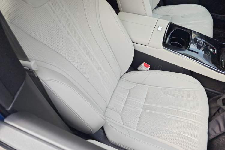 Used Honda S7 2025 Navigator Edition Right Front Seat