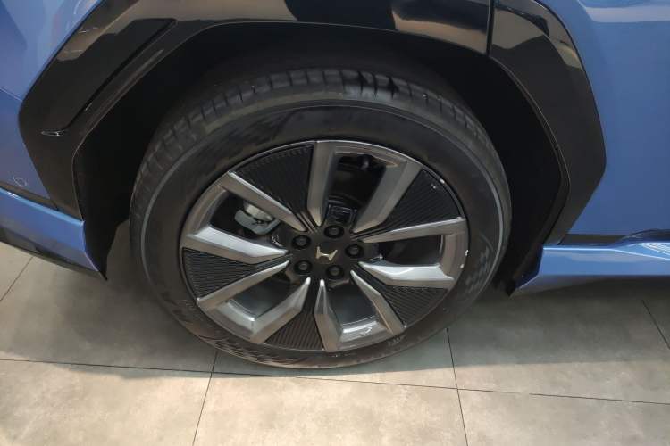 Used Honda S7 2025 Navigator Edition Right Rear Wheel Hub