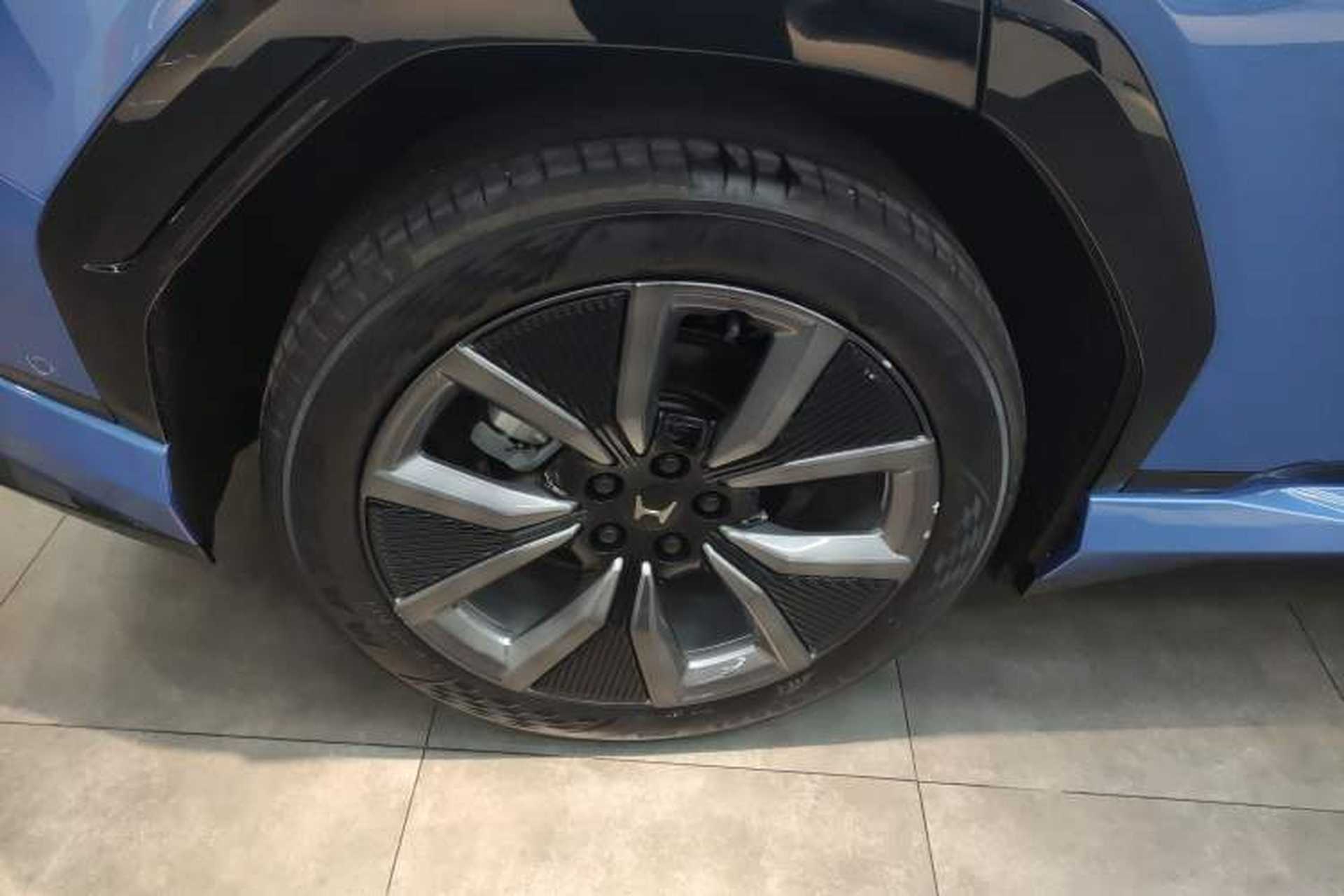 Used Honda S7 2025 Navigator Edition Right Rear Wheel Hub