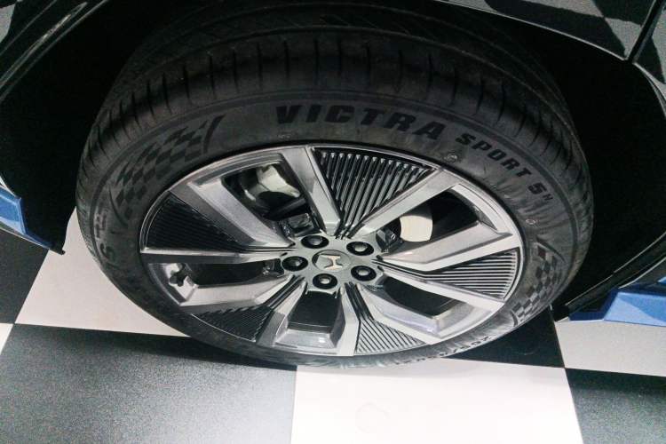 Used Honda S7 2025 Navigator Edition Right Rear Wheel Hub