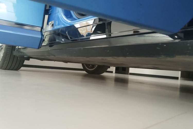 Used Honda S7 2025 Navigator Edition Right Side Sill
