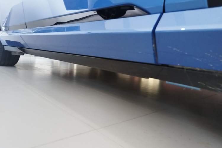 Used Honda S7 2025 Navigator Edition Right Side Sill