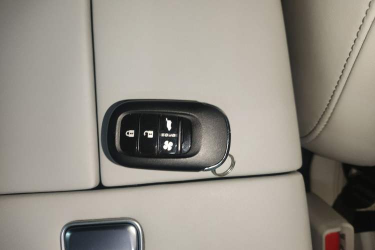 Used Honda S7 2025 Navigator Edition Vehicle Key
