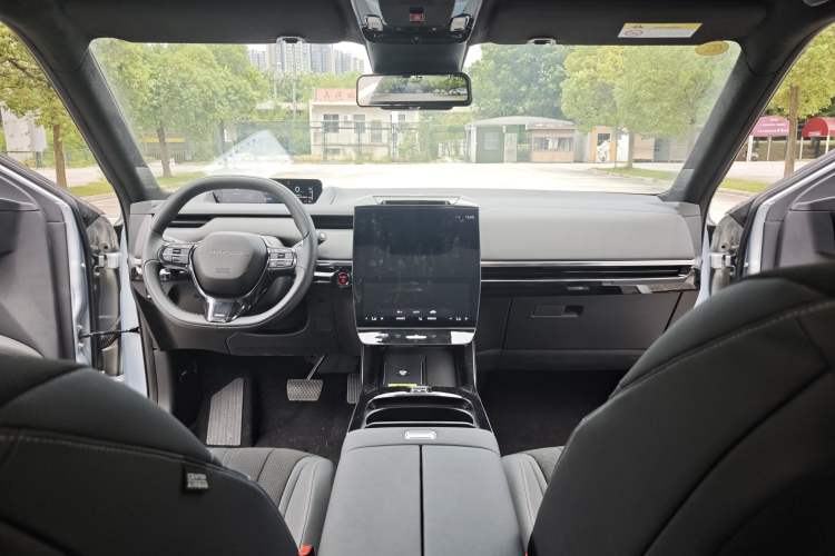 Used Honda S7 2025 Navigator Edition Interior 2