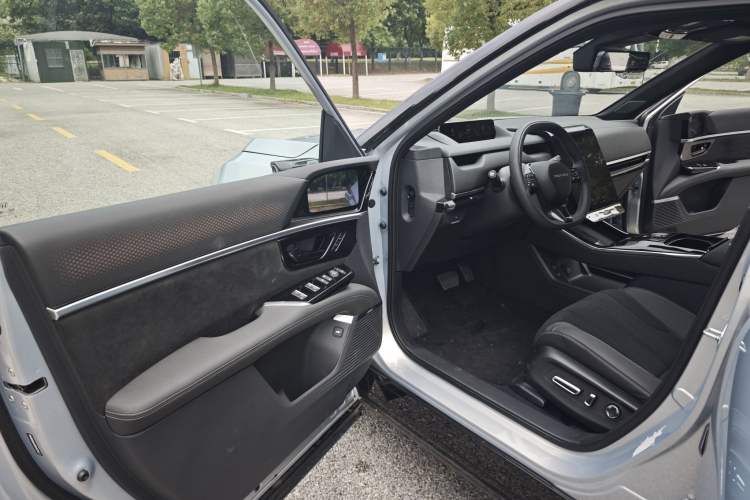Used Honda S7 2025 Navigator Edition Interior 3