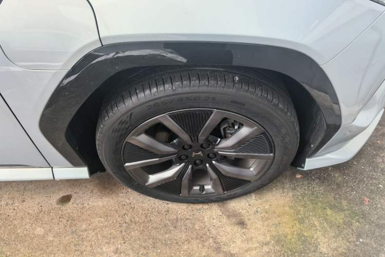 Used Honda S7 2025 Navigator Edition Right Front Wheel Hub
