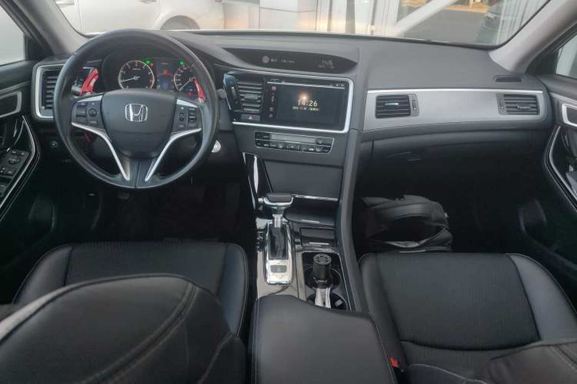 Used Honda Spirior 2015 2.0L Prestige Edition Center Console