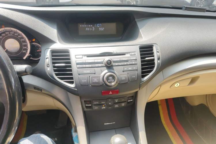 Used Honda Spirior 2009 2.4L Luxury Edition Audio And AC Panel