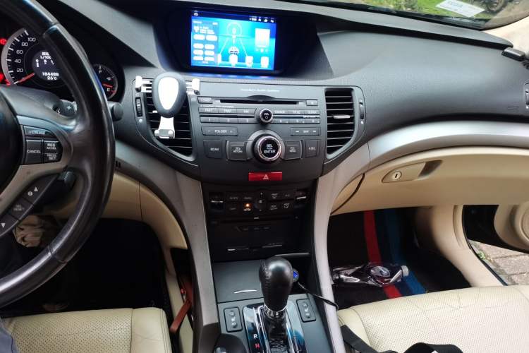 Used Honda Spirior 2009 2.4L Luxury Edition Audio And AC Panel