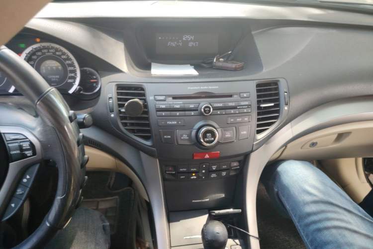 Used Honda Spirior 2009 2.4L Luxury Edition Audio And AC Panel