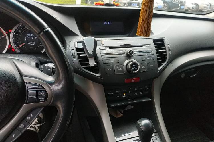 Used Honda Spirior 2009 2.4L Prestige Edition Audio And AC Panel