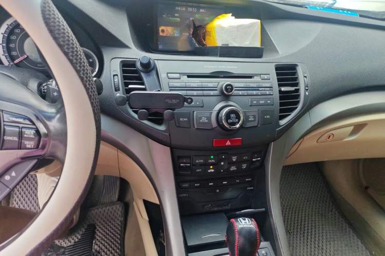 Used Honda Spirior 2009 2.4L Luxury Edition Audio And AC Panel