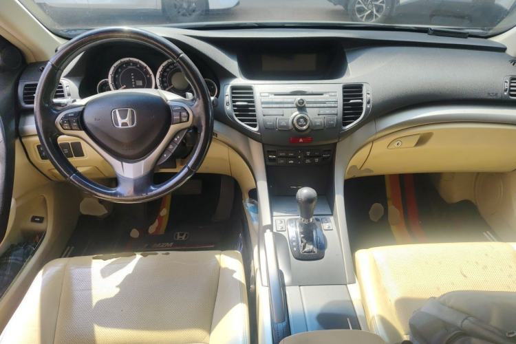 Used Honda Spirior 2009 2.4L Luxury Edition Center Console