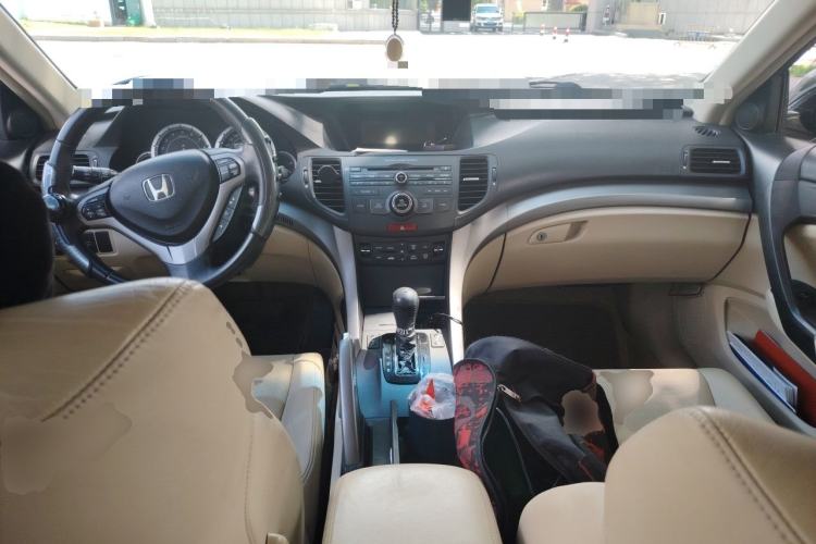 Used Honda Spirior 2009 2.4L Luxury Edition Center Console
