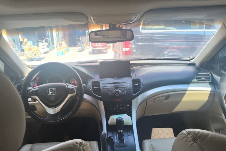 Used Honda Spirior 2009 2.4L Luxury Edition Center Console