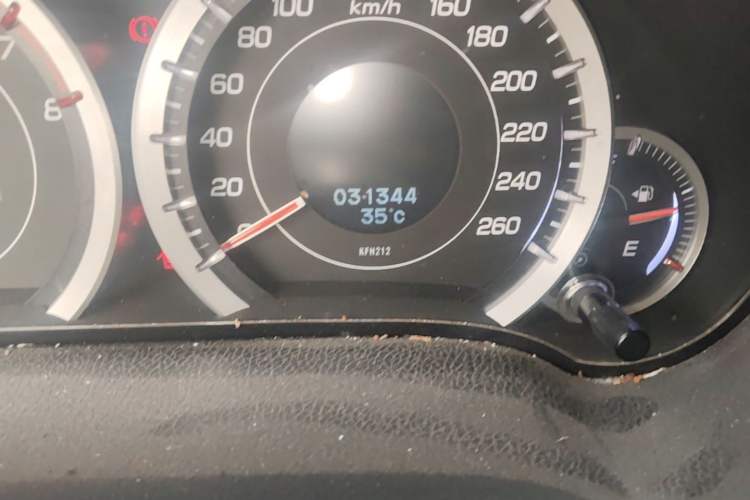 Used Honda Spirior 2009 2.4L Luxury Edition Odometer Close Up