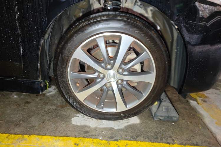 Used Honda Spirior 2009 2.4L TYPE-S NAVI Right Front Wheel Hub