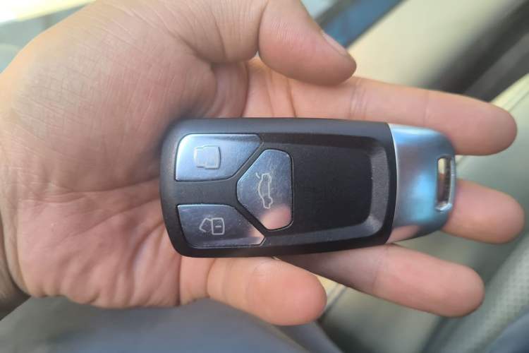Used Honda Spirior 2009 2.4L Luxury Edition Vehicle Key