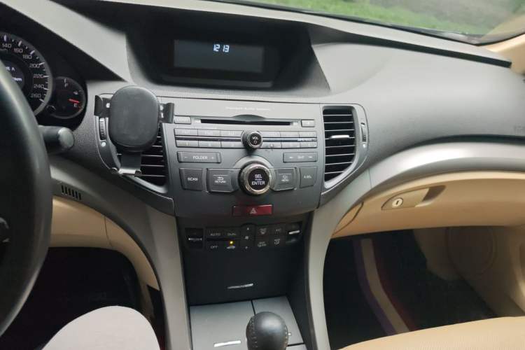 Used Honda Spirior 2009 2.4L Luxury Edition Audio And AC Panel