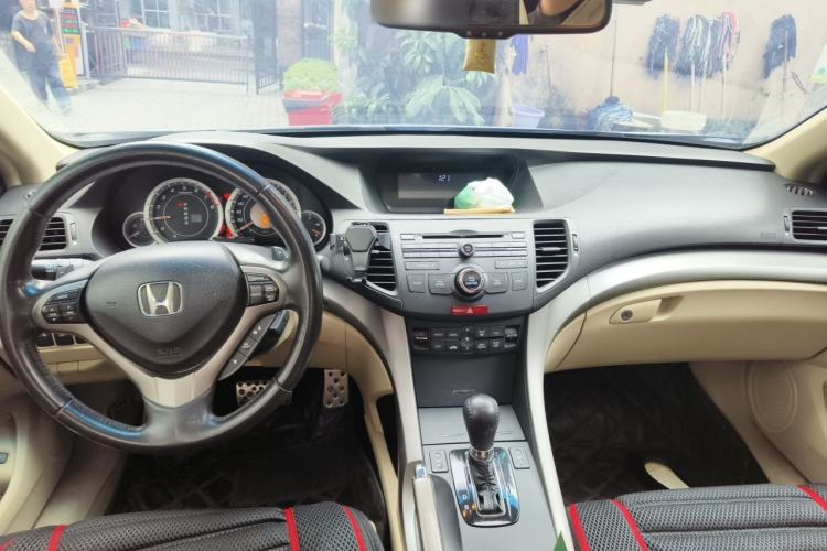 Used Honda Spirior 2009 2.4L Luxury Edition Center Console