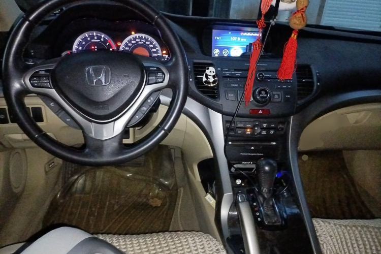 Used Honda Spirior 2009 2.4L Luxury Edition Center Console