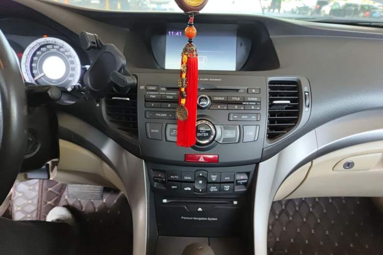 Used Honda Spirior 2009 2.4L Luxury Edition Audio And AC Panel