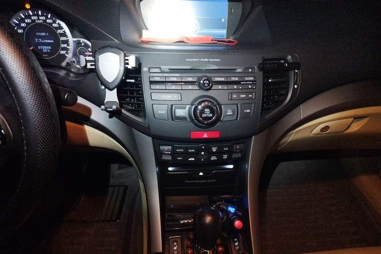 Used Honda Spirior 2009 2.4L Prestige Edition Audio And AC Panel