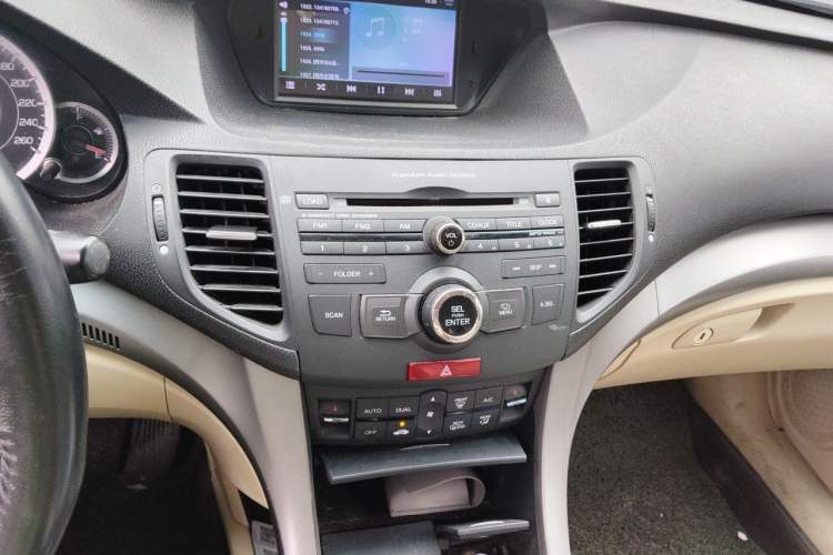 Used Honda Spirior 2009 2.4L Luxury Edition Audio And AC Panel