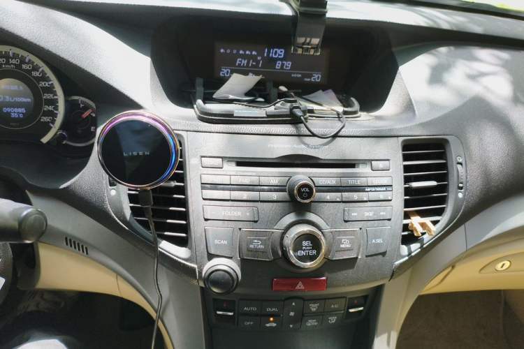 Used Honda Spirior 2009 2.4L Luxury Edition Audio And AC Panel
