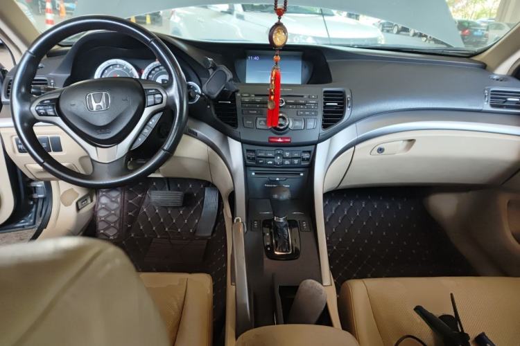 Used Honda Spirior 2009 2.4L Luxury Edition Center Console