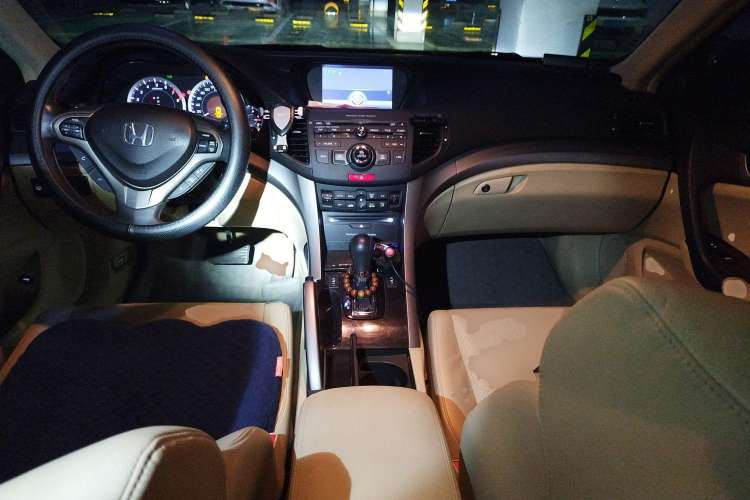 Used Honda Spirior 2009 2.4L Prestige Edition Center Console