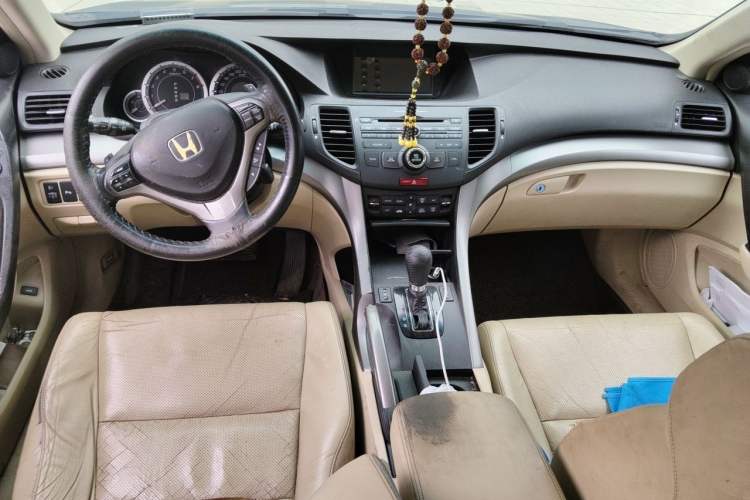 Used Honda Spirior 2009 2.4L Luxury Edition Center Console