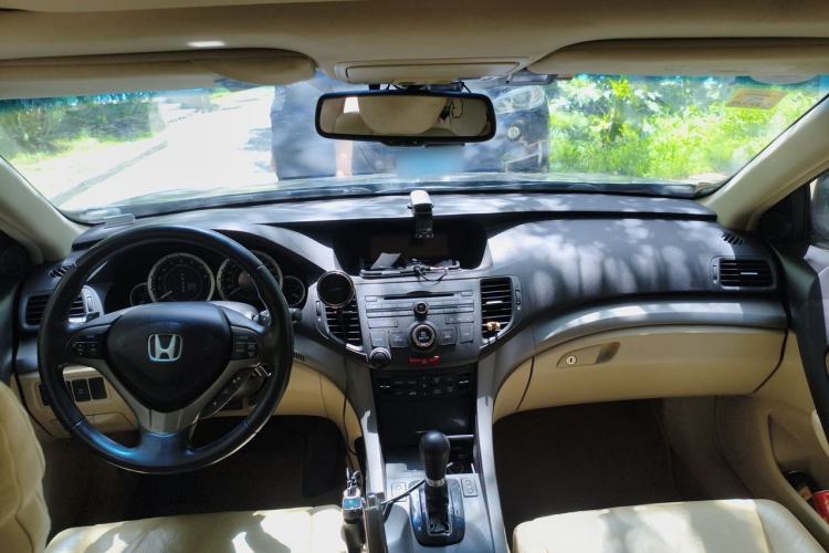 Used Honda Spirior 2009 2.4L Luxury Edition Center Console