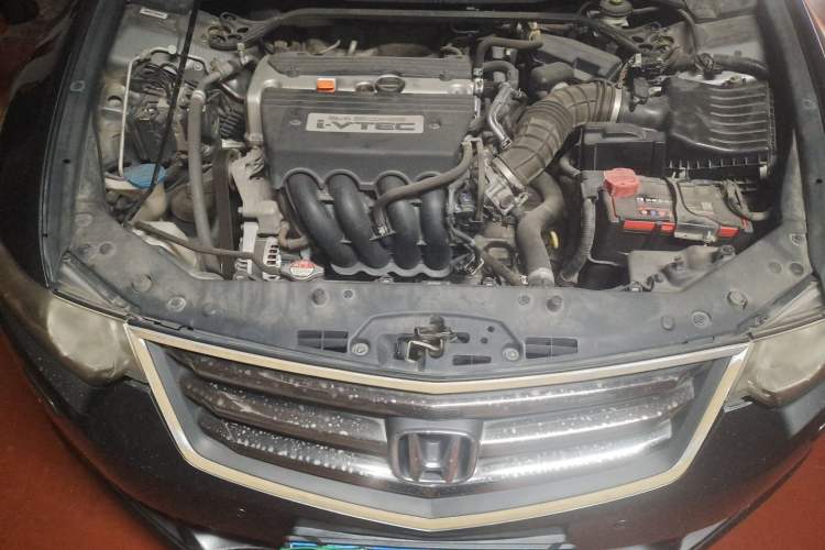 Used Honda Spirior 2009 2.4L TYPE-S Engine Bay