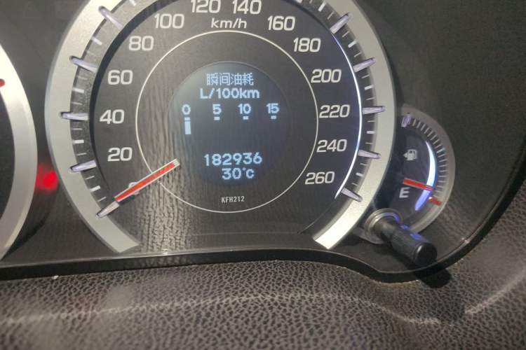 Used Honda Spirior 2009 2.4L Luxury Edition Odometer Close Up