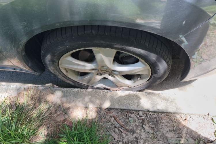Used Honda Spirior 2009 2.4L Luxury Edition Right Front Wheel Hub