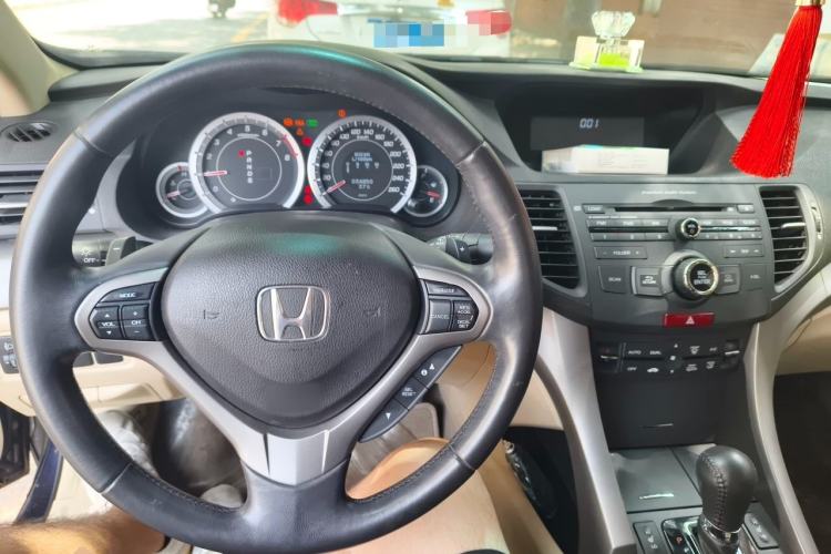 Used Honda Spirior 2009 2.4L Luxury Edition Center Console