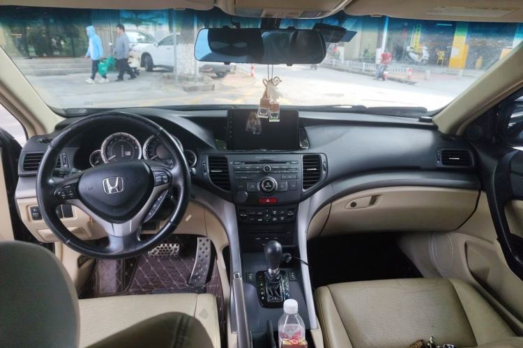 Used Honda Spirior 2009 2.4L Luxury Edition Center Console