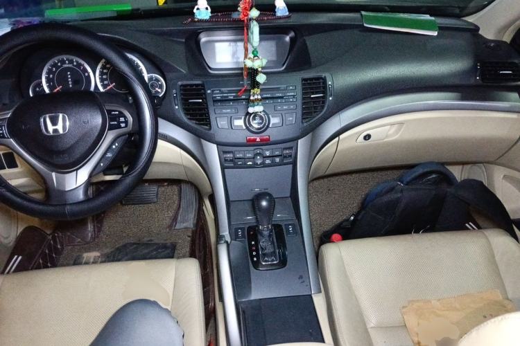 Used Honda Spirior 2009 2.4L Luxury Edition Center Console