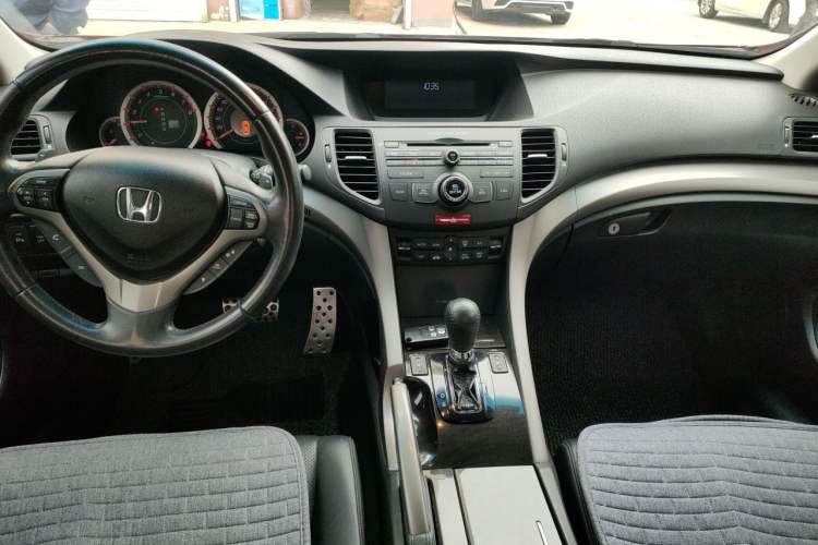Used Honda Spirior 2009 2.4L TYPE-S Center Console