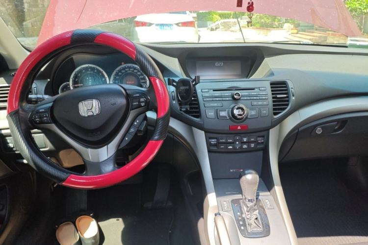 Used Honda Spirior 2009 2.4L Luxury Edition Center Console