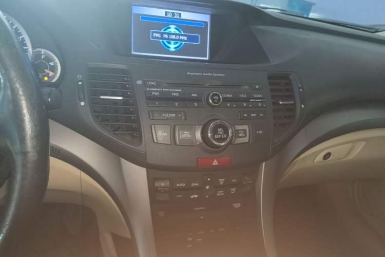 Used Honda Spirior 2009 2.4L Luxury Edition Audio And AC Panel