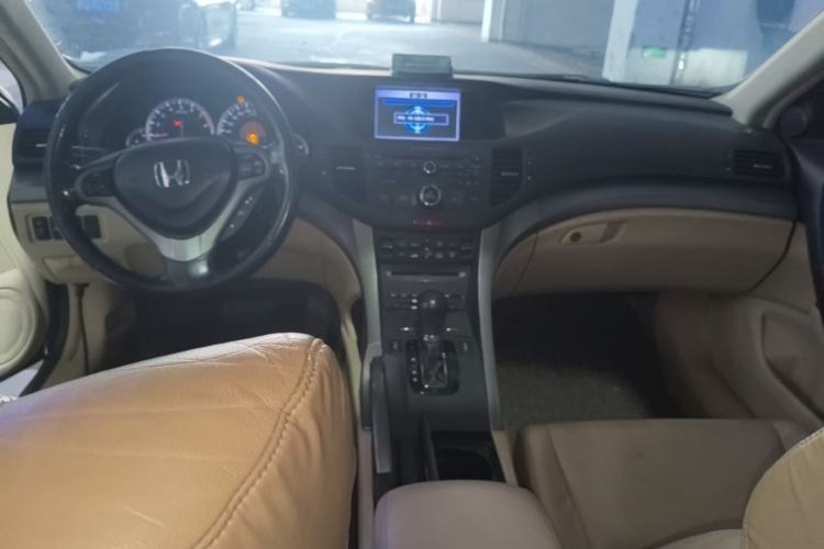 Used Honda Spirior 2009 2.4L Luxury Edition Center Console