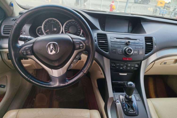 Used Honda Spirior 2009 2.4L Luxury Edition Center Console
