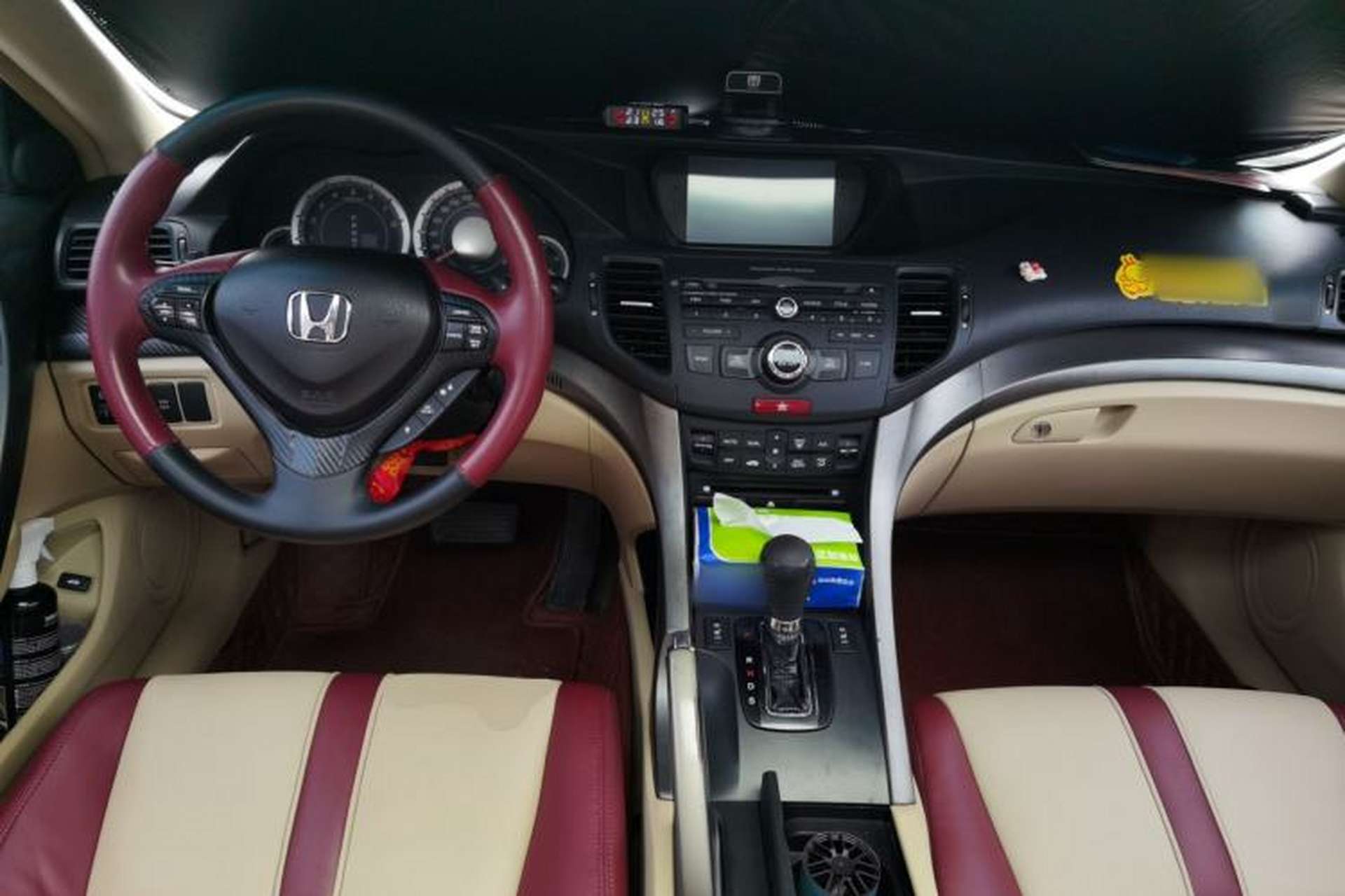 Used Honda Spirior 2009 2.4L Luxury Edition Center Console