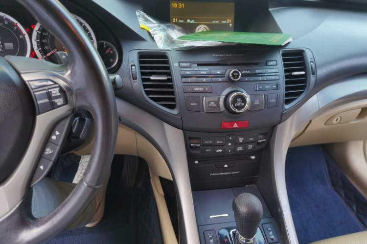 Used Honda Spirior 2009 2.4L Luxury Edition Audio And AC Panel